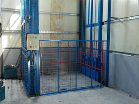 裝卸(xie)車平(ping)台