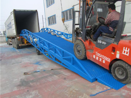 卸(xie)貨平(ping)台廠(chang)家-渭(wei)南裝(zhuang)卸貨(huo)平台(tai)生産(chan)廠家(jia)-渭南(nan)裝卸(xie)貨平(ping)台批(pi)發