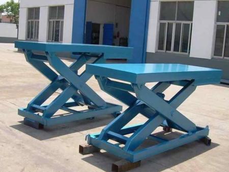 剪式(shi)升降(jiang)平台(tai)