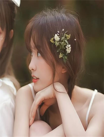 《找借口拍的女后辈自拍》社会批判视角：现实问题与批判意识分析